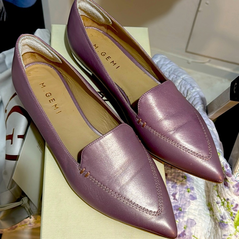 Lavender metallic M. Gemi loafer. Size 38.5